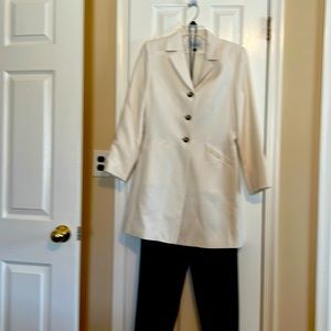 Le Suit 2 piece pant suit, 3/4 length jacket